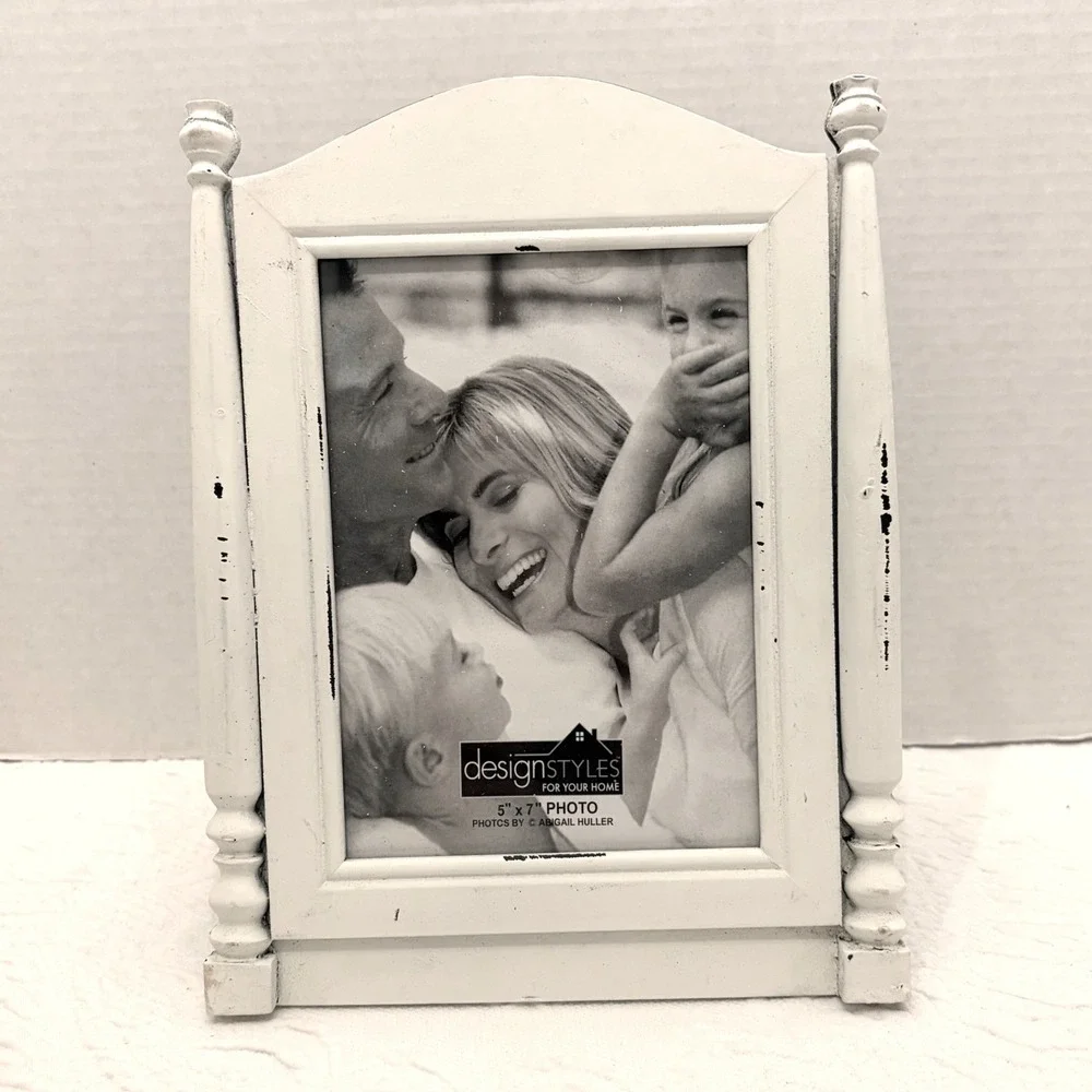 DesignStyles White Distressed Wood 5x7 Photo Frame Spindle Farmhouse Cottage